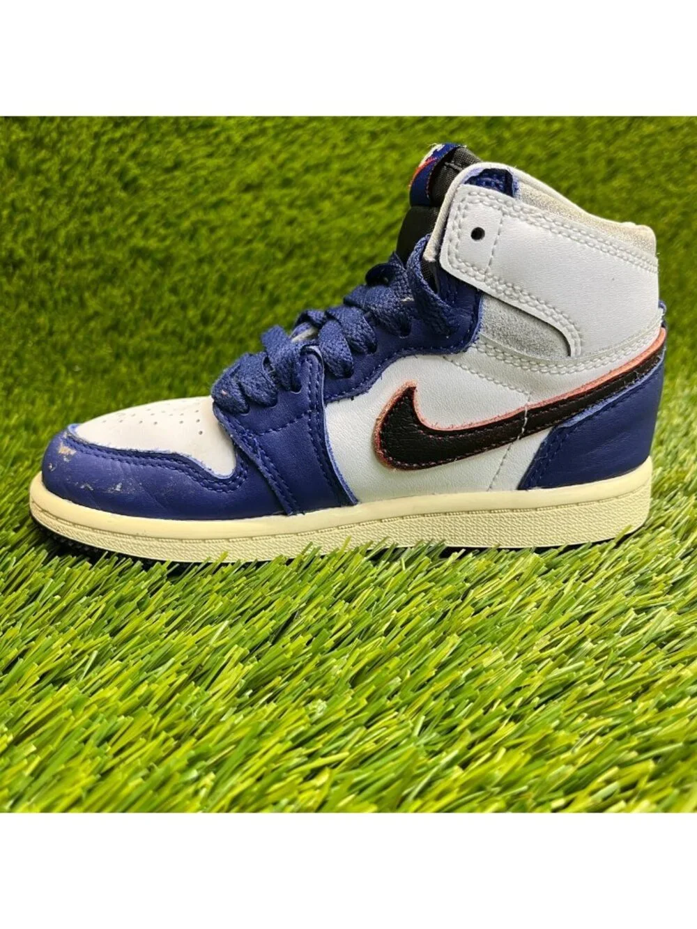 Nike Air Jordan 1 Retro High OG Boys Size 11C White Blue Athletic Shoes Sneakers